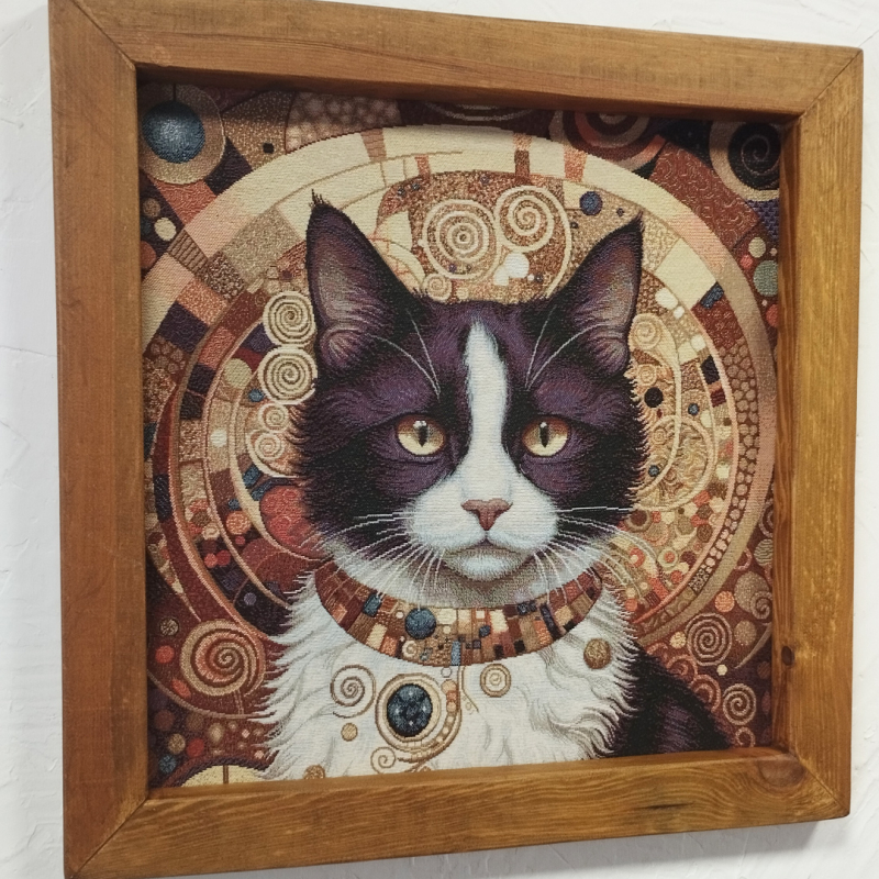 Inspirado no universo artístico de Gustav Klimt e na enigmática da figura felina.